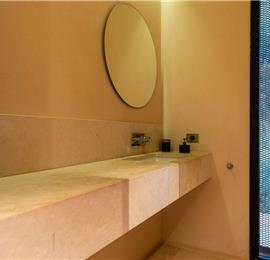 4 bedroom villa with infinity pool and sea views near Noto, Sicily, sleeps 8